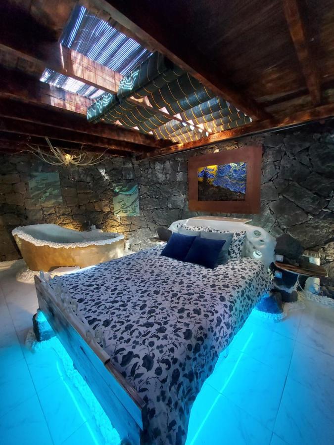 Aloelux Villa ! - Private Villa With Jacuzzi, Cinema ,Massage ,Wonderful View, Art Desing Villa Conil Exterior foto
